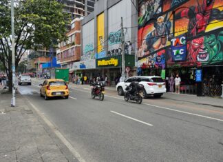 ✨ Una caminata por la Carrera 13: Bogotá entre casonas, grafitis y modernidad 🏙️