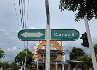 🔥 La Ocho de Barranquilla: La calle donde la rumba nunca duerme 🎶🌙